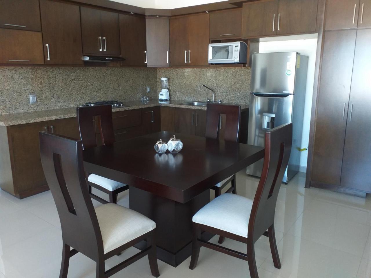 Renta Vacacional A 2 Cuadras De La Playa O Malecon De Mazatlan Apartman Kültér fotó
